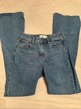Abercrombie & Fitch Women’s Straight Leg Jeans in Light Blue